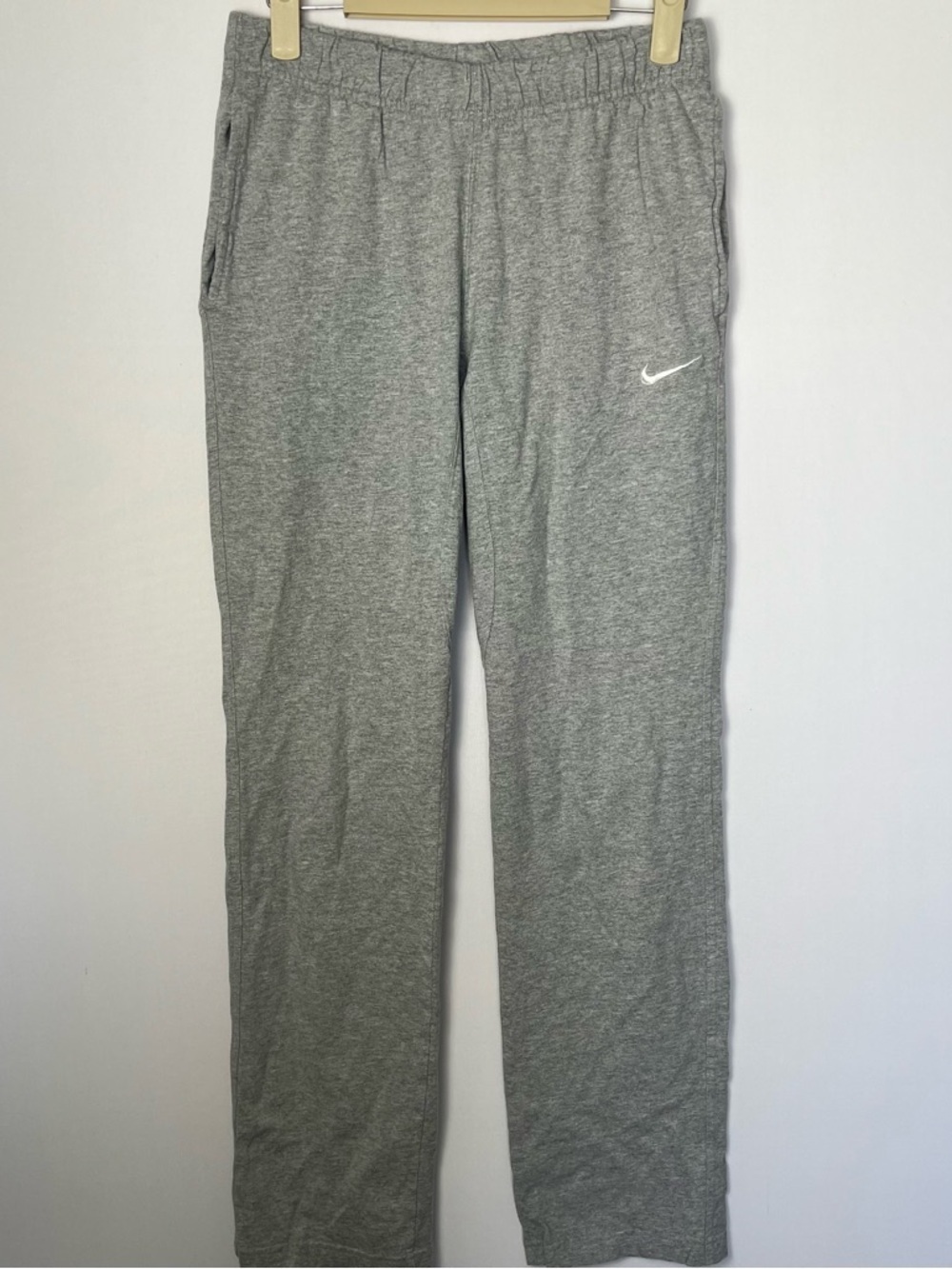 Nike Women’s Straight Leg Gray Lounge Sweatpants Small Pockets Casual Logo